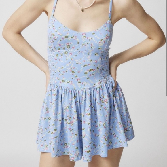 NEW cute floral romper - Picture 1 of 9